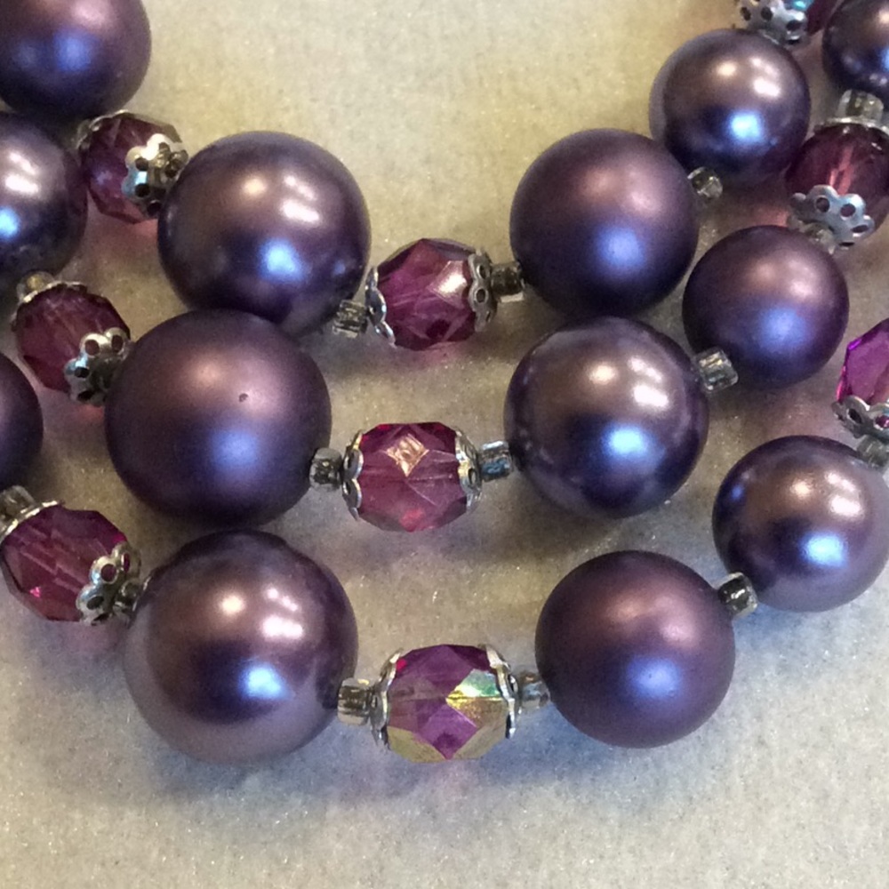 FINAL SALE PRICE Triple Strand Purple Pearl Necklace w/Crystals - Picture 2 of 4